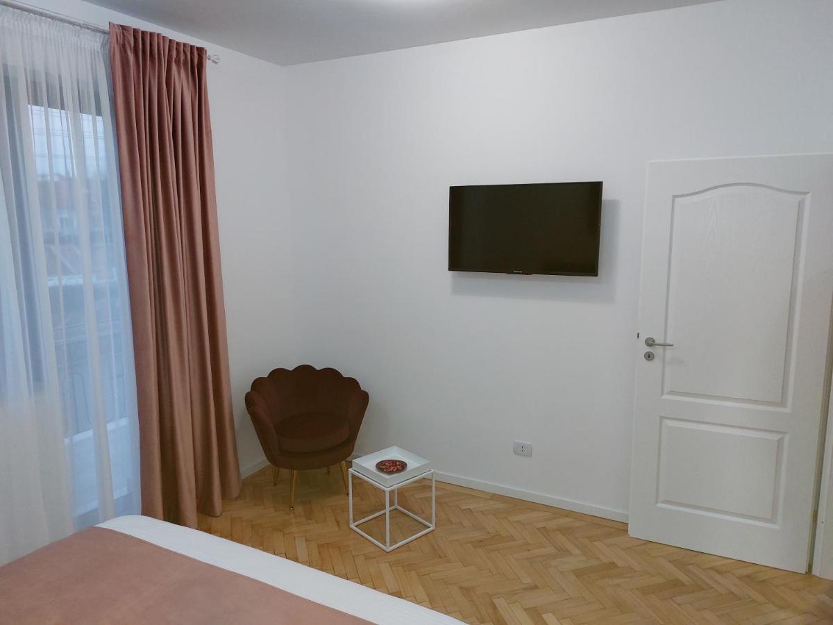 Water Lily Apartment Studio 2 Free Parking- Self Check-In Oradea Exterior photo