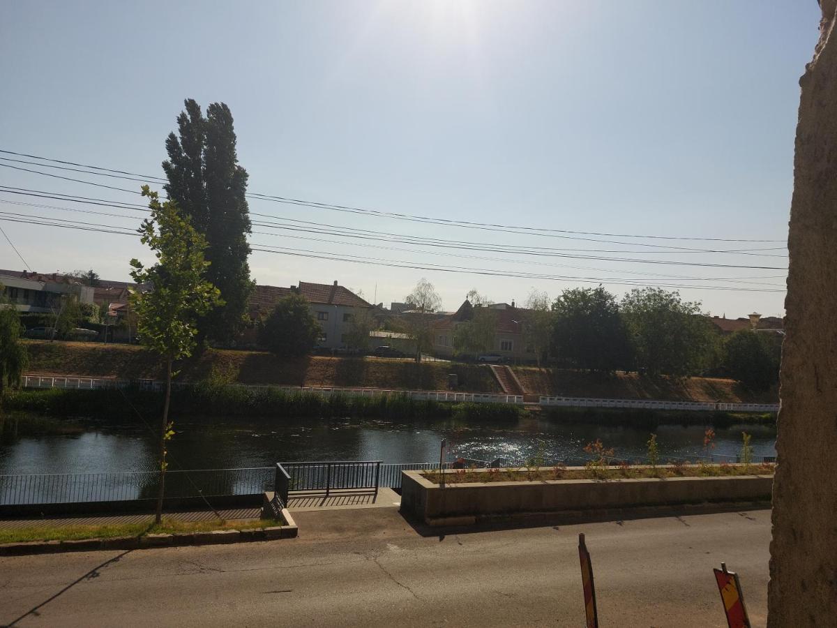 Water Lily Apartment Studio 2 Free Parking- Self Check-In Oradea Exterior photo