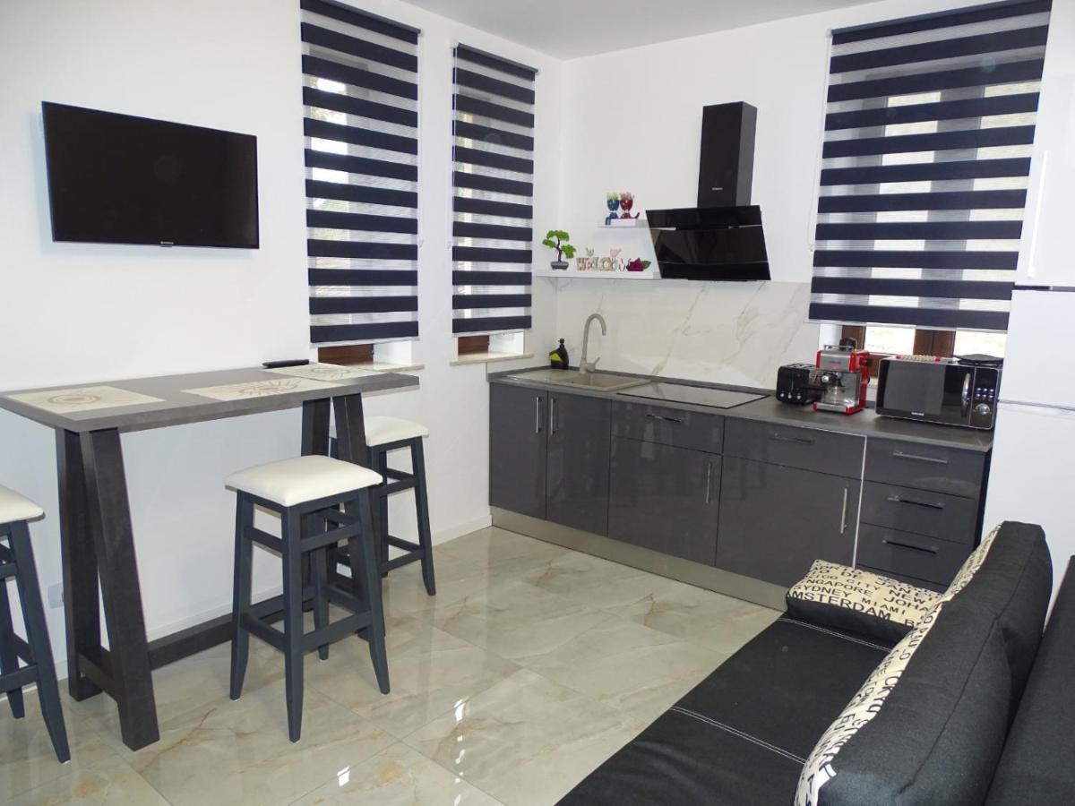Water Lily Apartment Studio 2 Free Parking- Self Check-In Oradea Exterior photo